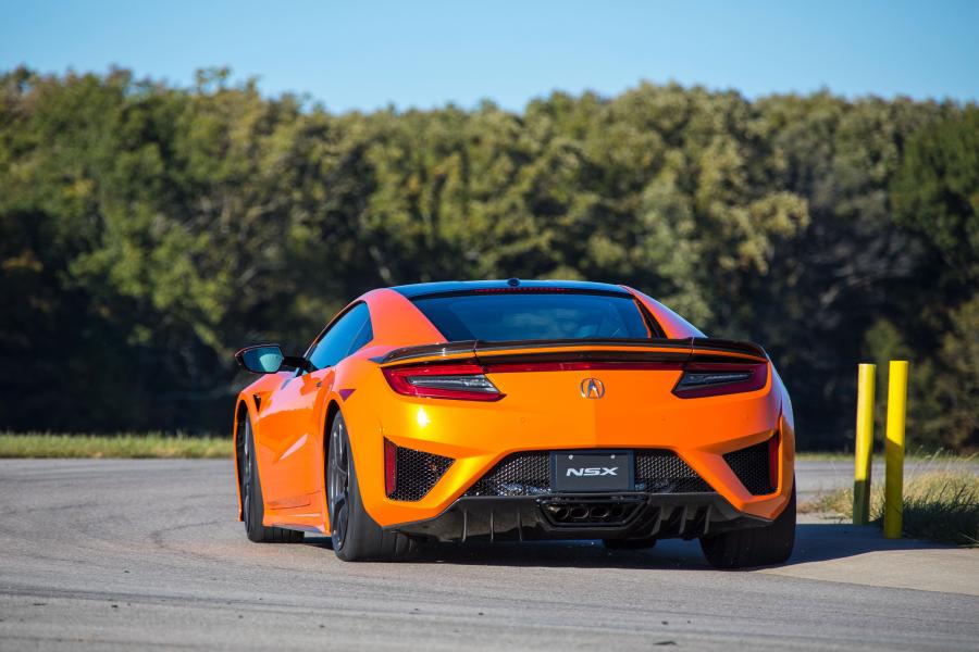  Acura NSX 2018 года  (фото 50 из 57)